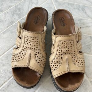 Clarks Women's Tan Leather Sandals